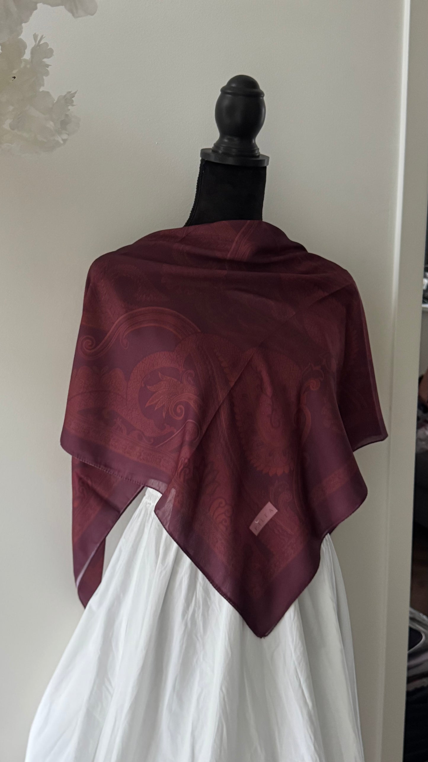 Elegance Esarp